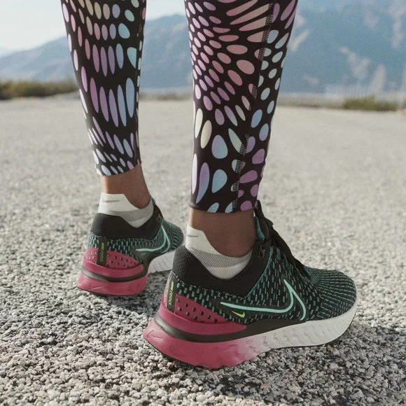 Nike React Infinity Run Flyknit 3. Brand New. Womens Size: 6.5
